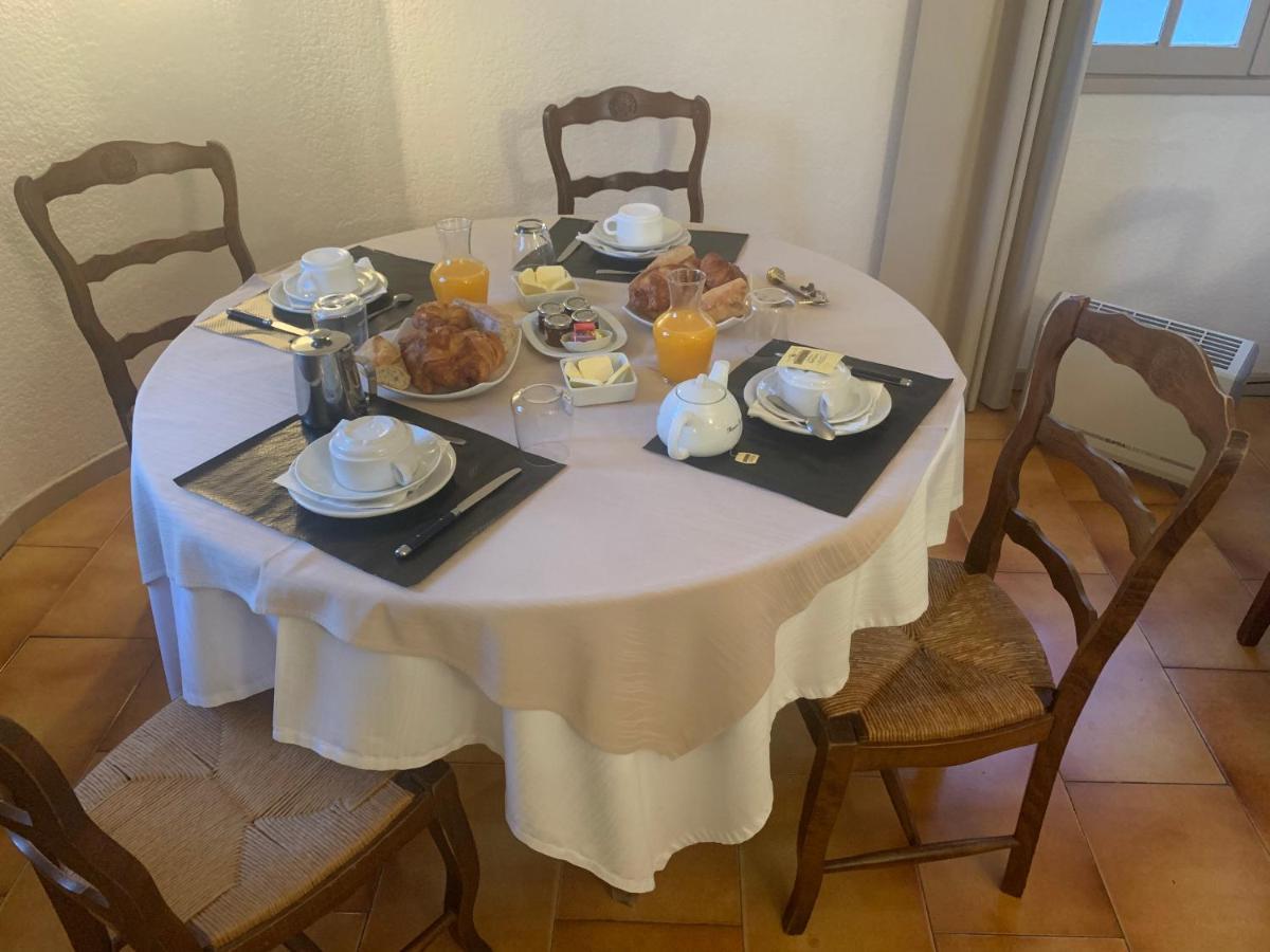 Human Hotel Restaurant Park 维勒克罗兹 外观 照片