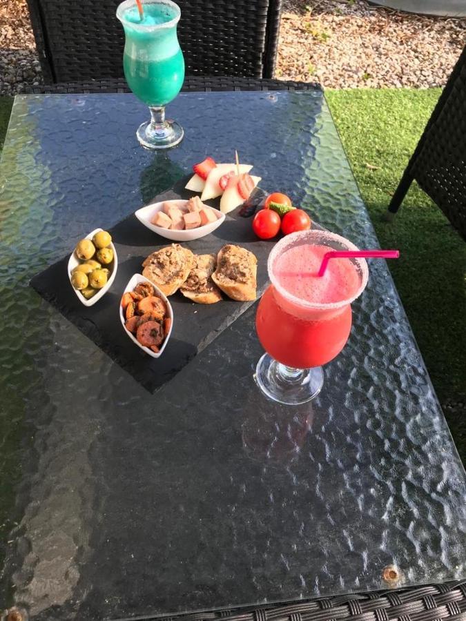 Human Hotel Restaurant Park 维勒克罗兹 外观 照片