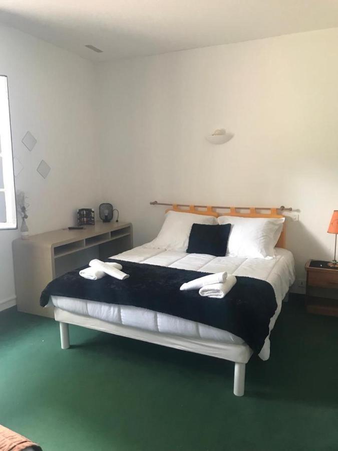 Human Hotel Restaurant Park 维勒克罗兹 外观 照片