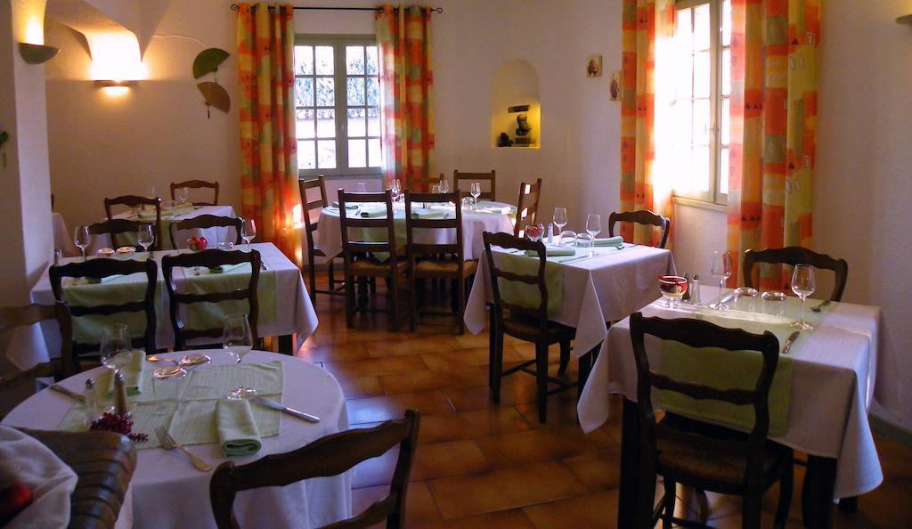 Human Hotel Restaurant Park 维勒克罗兹 外观 照片