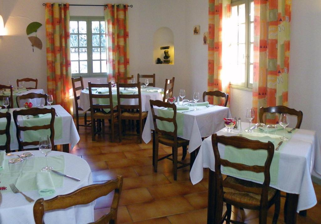 Human Hotel Restaurant Park 维勒克罗兹 客房 照片